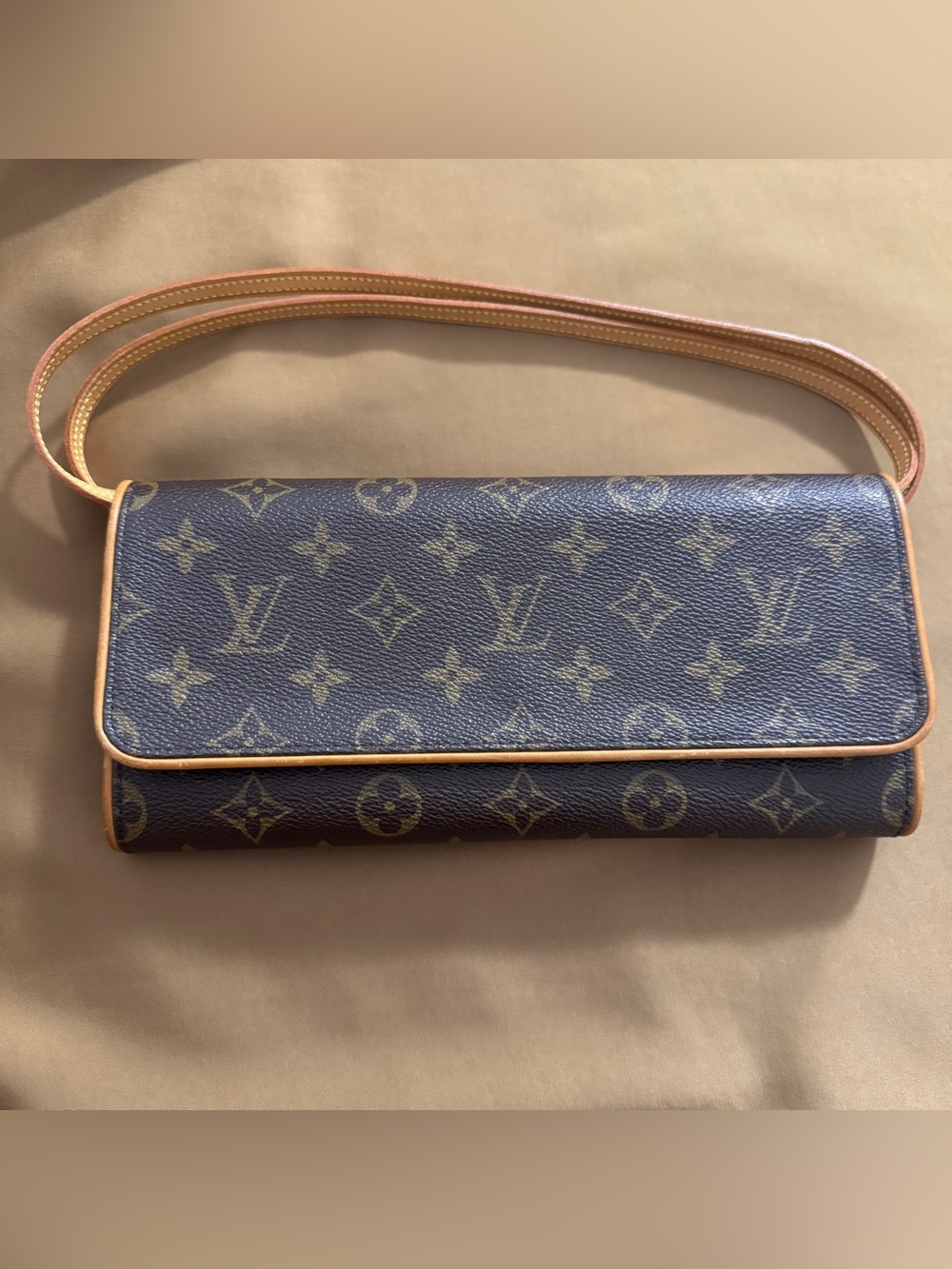 Vintage Louis Vuitton Twin GM pochette
Monogram Crossbody w/COA